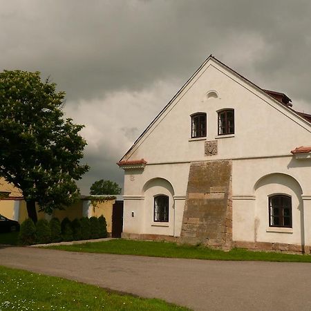 Statek Chmelovice Hotel Luaran gambar