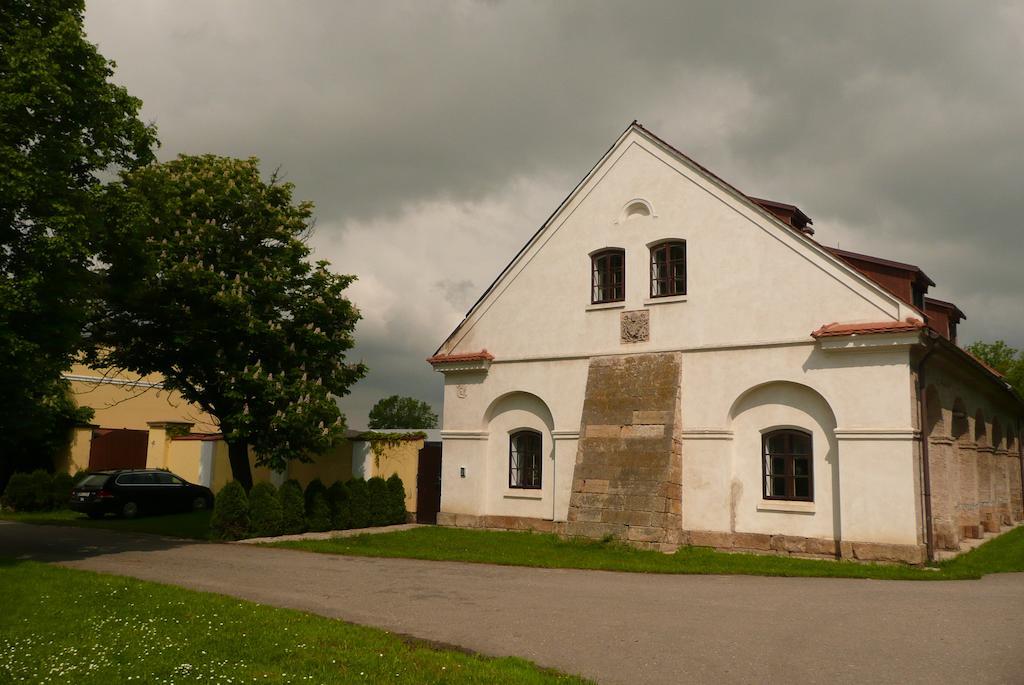 Statek Chmelovice Hotel Luaran gambar